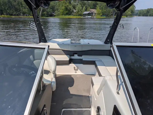 2013 Regal 2100 RX in Powerboats & Motorboats in Muskoka - Image 5