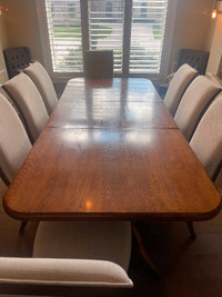 REDUCED! 8 seater dining table with 8 Austin Taylor chairs