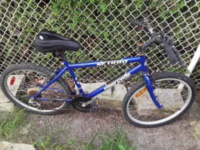 24" bike  - Vélo - Bicyclette, View more