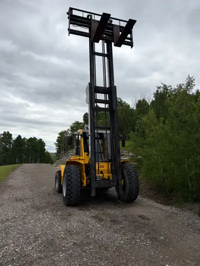 2016 load Lift 15000 Specifications include: - Model: 2400-D - Load Capacity: 15,000 lbs - Perkins D...
