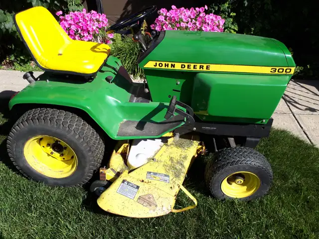 John Deere 317 Garden Tractor Kohler 17 HP