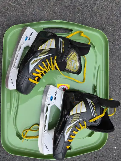 Size 6 True Catalyst Hockey Skates for Sale, View more