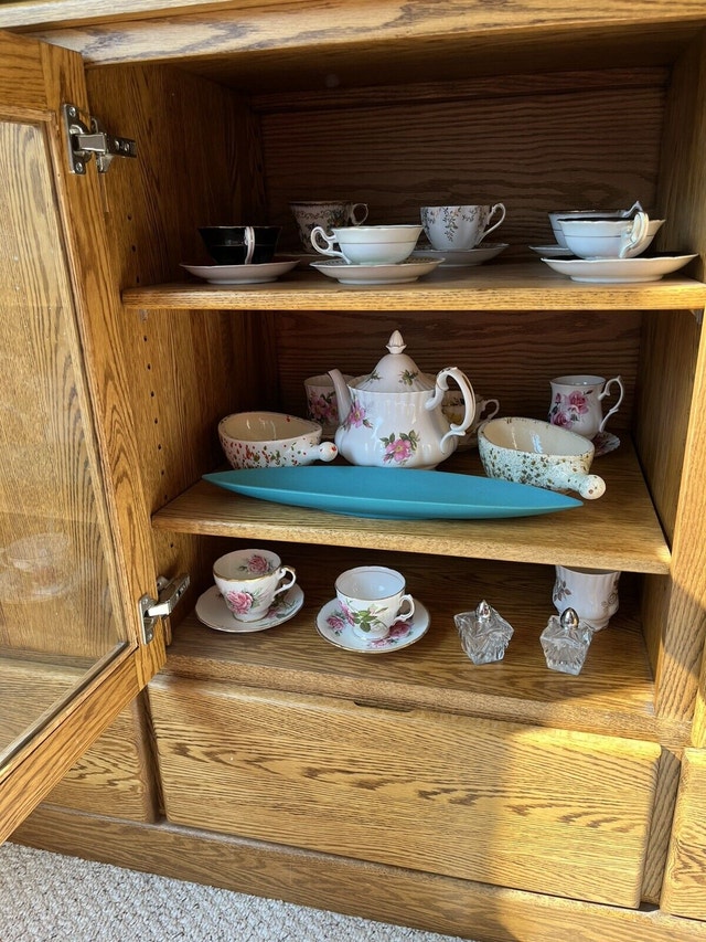 Old hippy buffet Hutches & Display Edmonton Kijiji