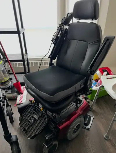 Gently used, original cost $5000 Located in Millwoods, can deliver or do pick up.