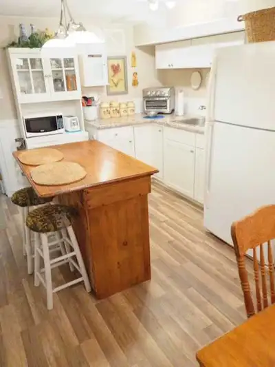 March 1st available. Cable, internet, water, heat, hydro included. Laundry steps away. Quiet neiborh...