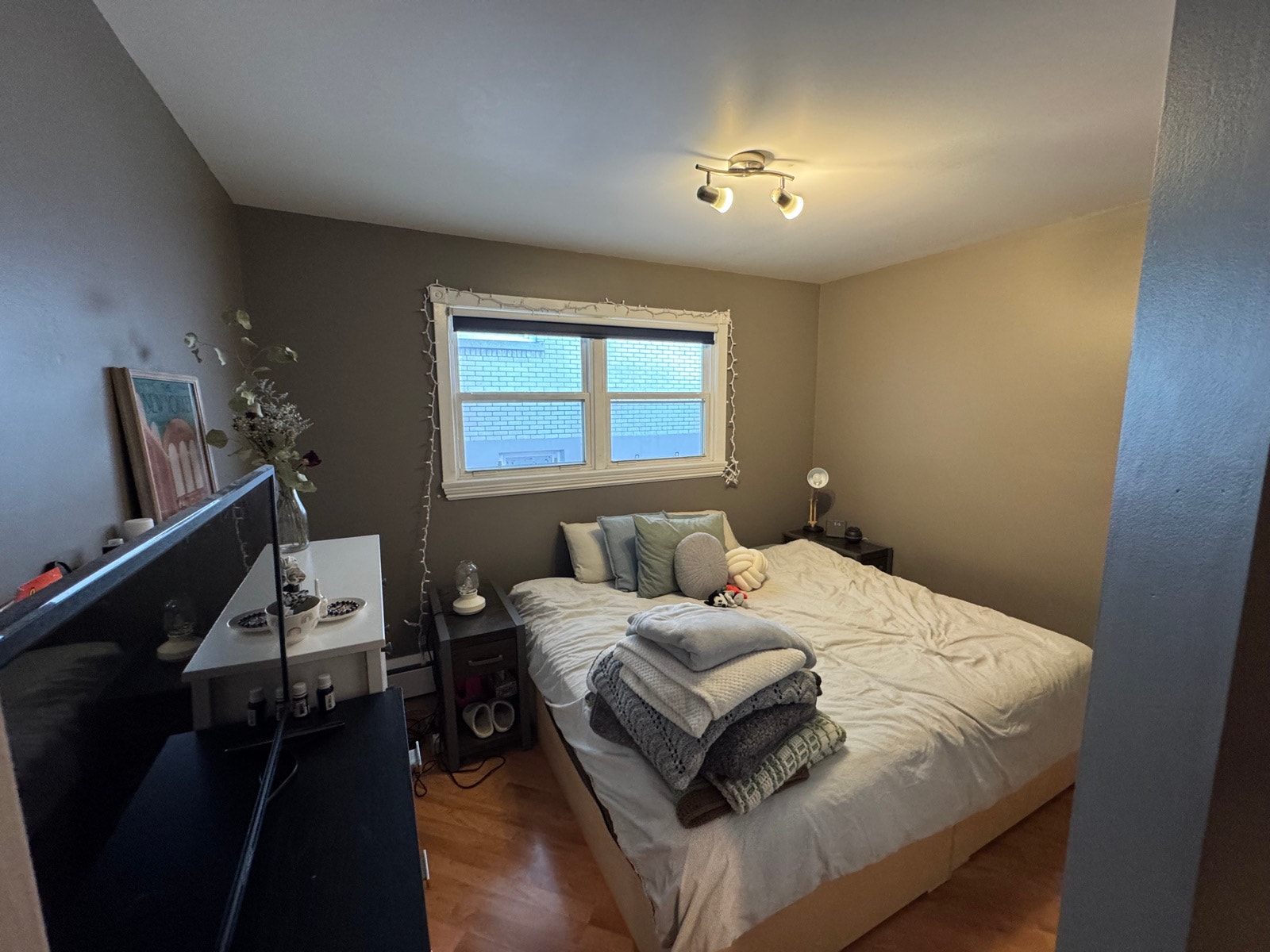 Grand 6 1/2 secteur université Sherbrooke TOUT INCLUS — photo 3