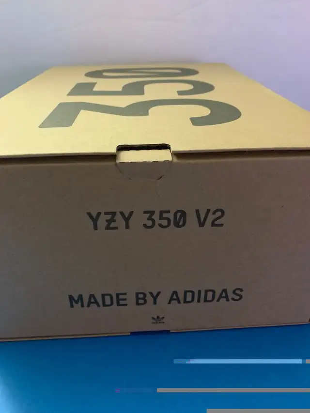 Authentic Adidas Yeezy Boost 350 Empty Sliding Box-US12-14x10x6” in Arts & Collectibles in Markham / York Region - Image 6