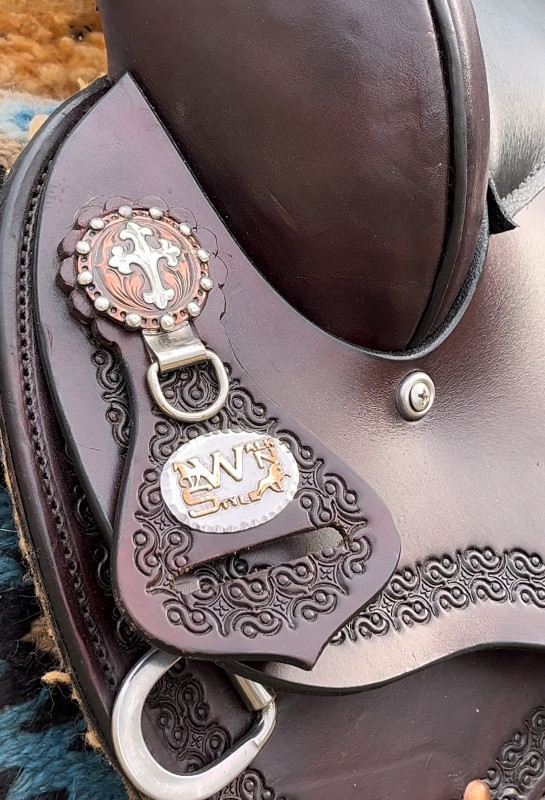 Beautiful Western Saddle 16” in Equestrian & Livestock Accessories in Edmonton - Image 2