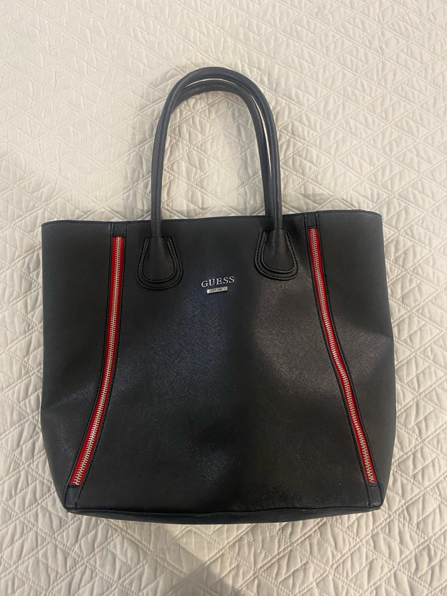 Black Guess Bag  in Women's - Bags & Wallets in City of Toronto - Image 2