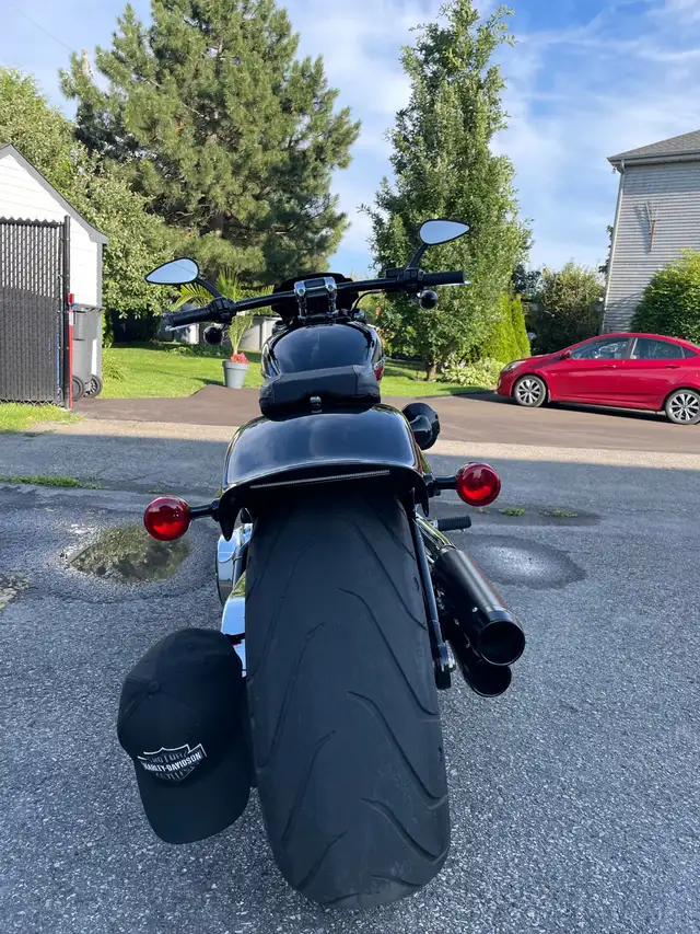 Harley Breakout 2018 négociable in Street, Cruisers & Choppers in Laval / North Shore - Image 7