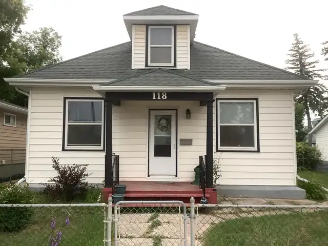 $650 Portage la Prairie Room for rent, upper loft in Room Rentals & Roommates in Portage la Prairie - Image 13