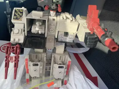 G1 Transformers Metroplex 1985 Original Excellent Condition 95% Complete $300 or best offer