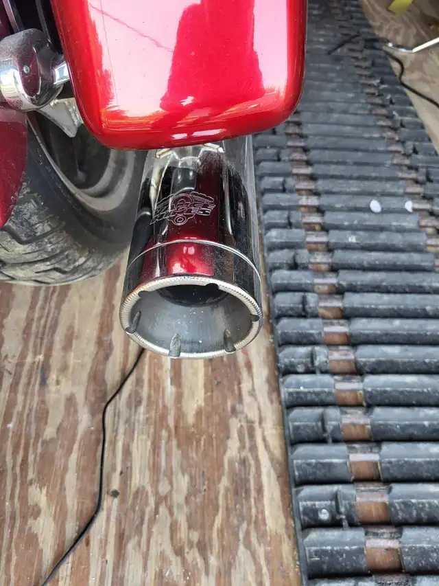 Harley Davidson 2012 FLD Dyna Switchback in Street, Cruisers & Choppers in Winnipeg - Image 3
