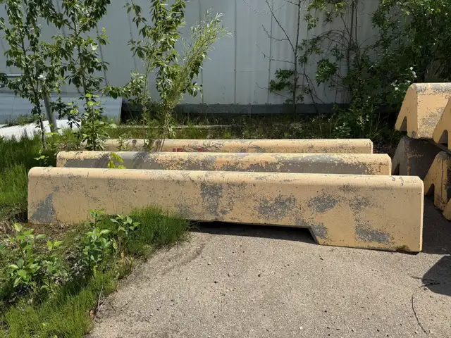 33 Concrete Barriers for Sale.62863273120898121