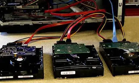 Broken Laptops hinges repair and rebuild in Montreal in General Electronics in City of Montréal - Image 7