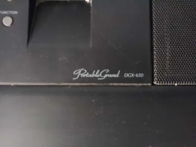 Electronic Grand Piano for sale in Pianos & Keyboards in Medicine Hat - Image 3