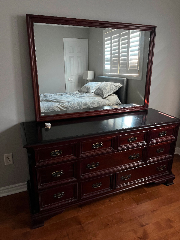 Gibbard mahogany bedroom set Dressers & Wardrobes Barrie Kijiji