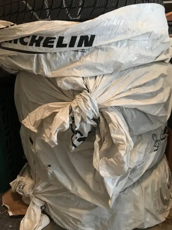 Michelin winter tires 215/60R16 in Tires & Rims in Markham / York Region - Image 5