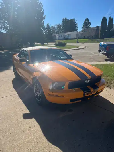 Must See, 2007 Grabber Orange Mustang Convertible 4.0L V6 automatic in excellent condition. Overdriv...