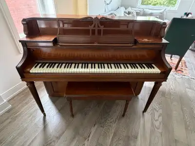 Used Heintzman upright piano, View more