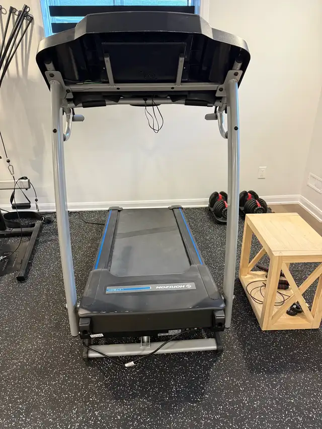 Treadmill and Exercise Bike in Exercise Equipment in Ottawa - Image 5