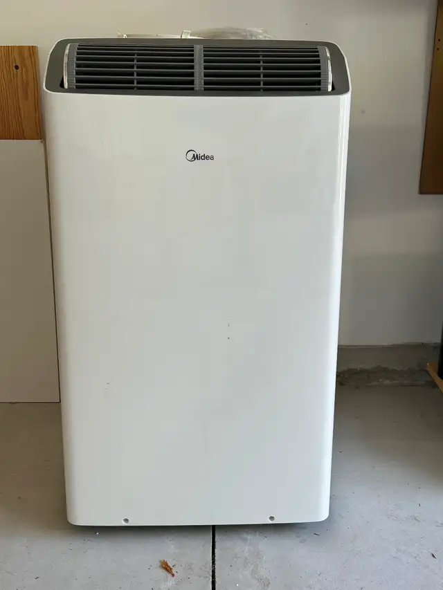Midea 115V 14,000 BTU ULTRA_QUIET Portable Conditioner