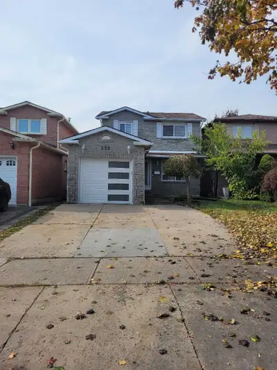 3 bedrooms on 2nd floor. 2 washrooms (1 powder room on main floor and 1 full washroom on 2nd floor)....