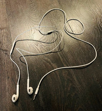 Apple EarPods (3.5mm Headphone Plug) - Perfect Condition!