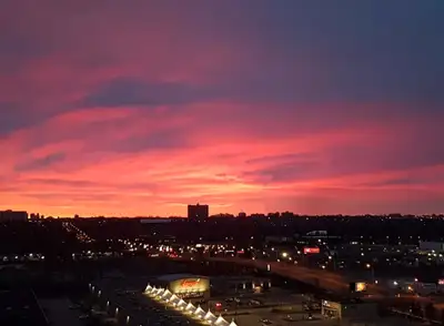 [Leslie/York Mills] looking for a female roommate available now