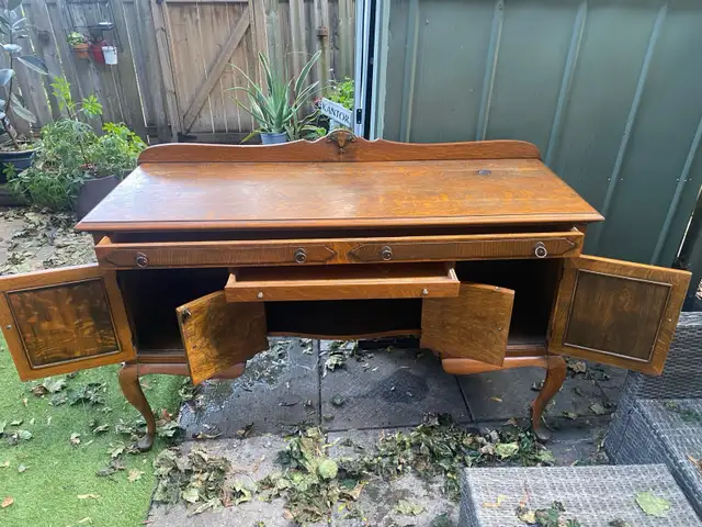 Antique Oak Sideboard Buffet in Arts & Collectibles in City of Toronto - Image 3