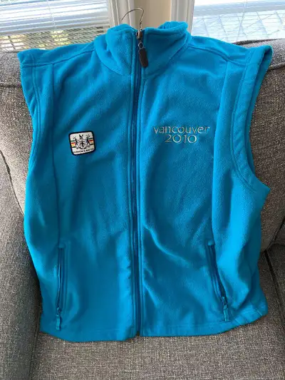 Official Olympic Wear for Vancouver 2010 Winter Olympics HBC Blue Fleece Vest Size L In very good co...