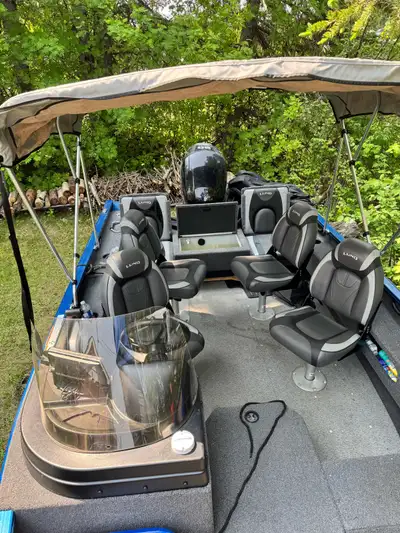 Spacious Side Console Setup | 90HP 4 Stroke Mercury Motor | Minn Kota 80lb Fully Chargable System |...