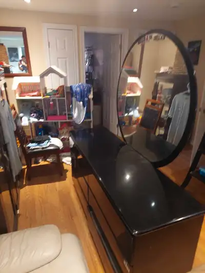Dresser free bring a truck and a helper to lift it.
