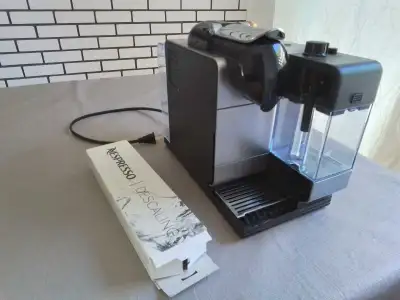machine café Nespresso Delonghi, View more