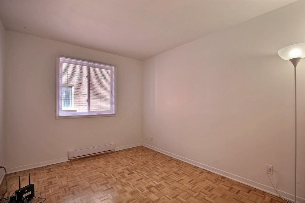 Beau 4½ à louer avec grande cour privée + 5 électroménagers — photo 3