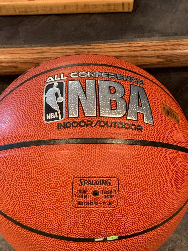 Basketball signed by Anthony Parker in Arts & Collectibles in Kitchener / Waterloo - Image 3