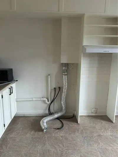 In Montreal Villeray sector, Mtl. 5 1/2 with doubleroom AC/ heat pump at your cost with electricity....