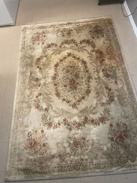 Anyone Interested call now. Selling flowers art silk rug 