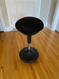 Autonomous ergostool ergonomic stool