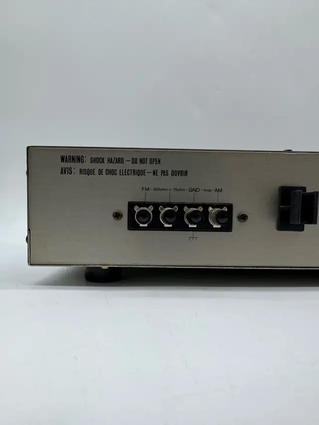 Luxman T-210L AM/FM Stereo Tuner Vintage Silver Tested Working  in Stereo Systems & Home Theatre in City of Toronto - Image 8