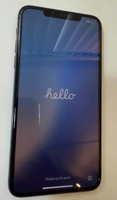 Still looking like a brand new phone. Excellent used Condition! - 6.5-inch Super Retina XDR - A13 Bi...
