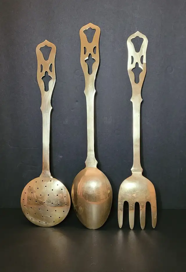 Vintage Large Brass Kitchen Utensils in Arts & Collectibles in Winnipeg - Image 9