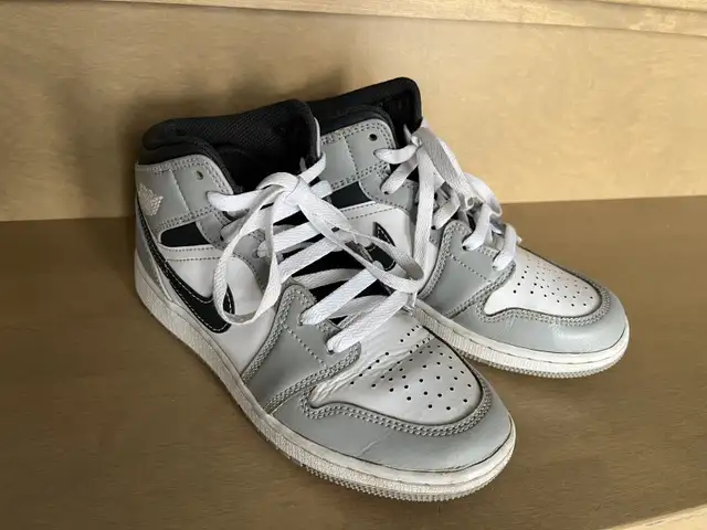 Nike Sneakers in Women's - Shoes in Bedford - Image 4