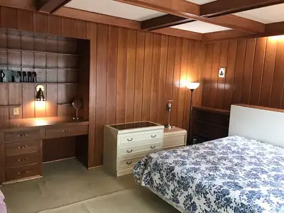 west side room for rent one bus to UBC/LANGARA COLLAGE