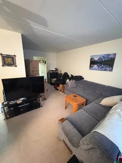 365 thames ave. 1 BR apt for rent sept 1st. utilities included!