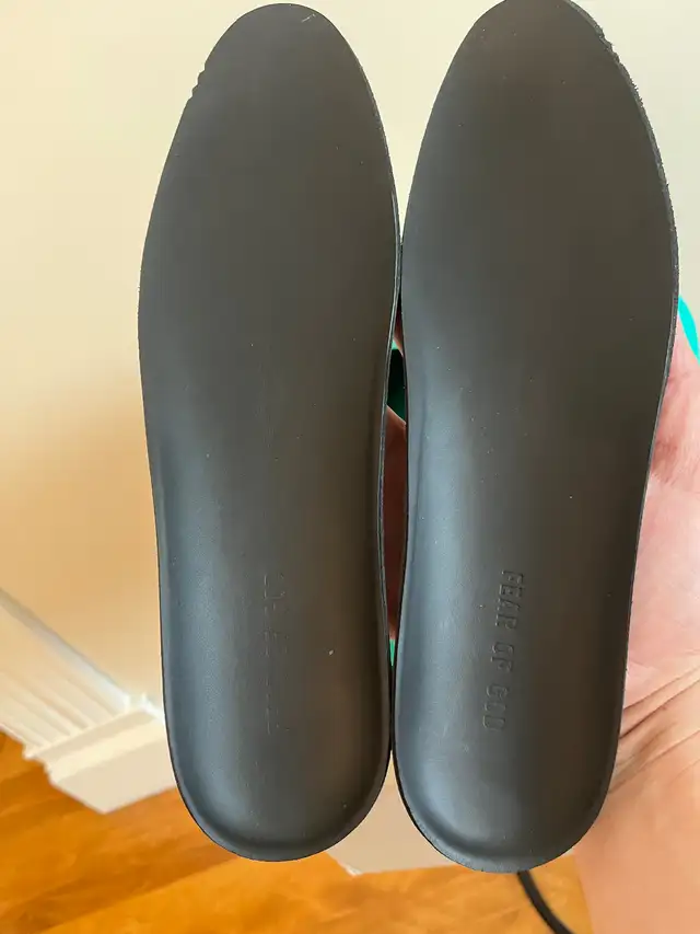 Fear of God California 2.0 in mint color sz 43 (10-10.5) in Men's Shoes in City of Montréal - Image 7