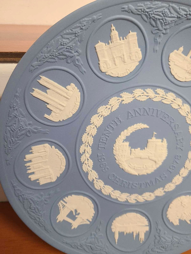 1969-1978 WEDGWOOD Blue 10th Anniversary Christmas Plate England in Arts & Collectibles in Cambridge - Image 3