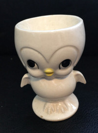 Vintage collector chick egg cup, labelled "Japan"