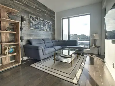 Fully Furnished 1 Bedroom Condo Downtown with Parking