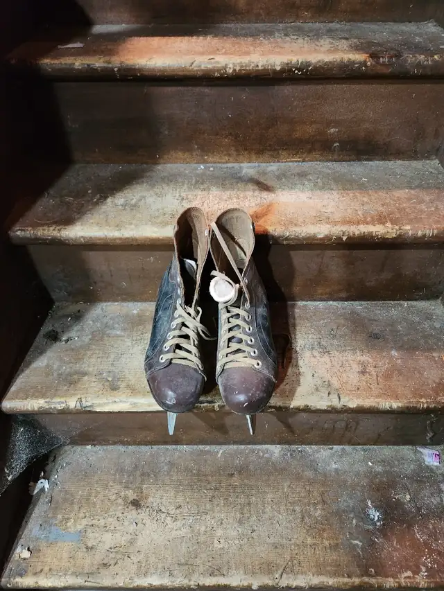 Figure skates in Skates & Blades in Hamilton - Image 2